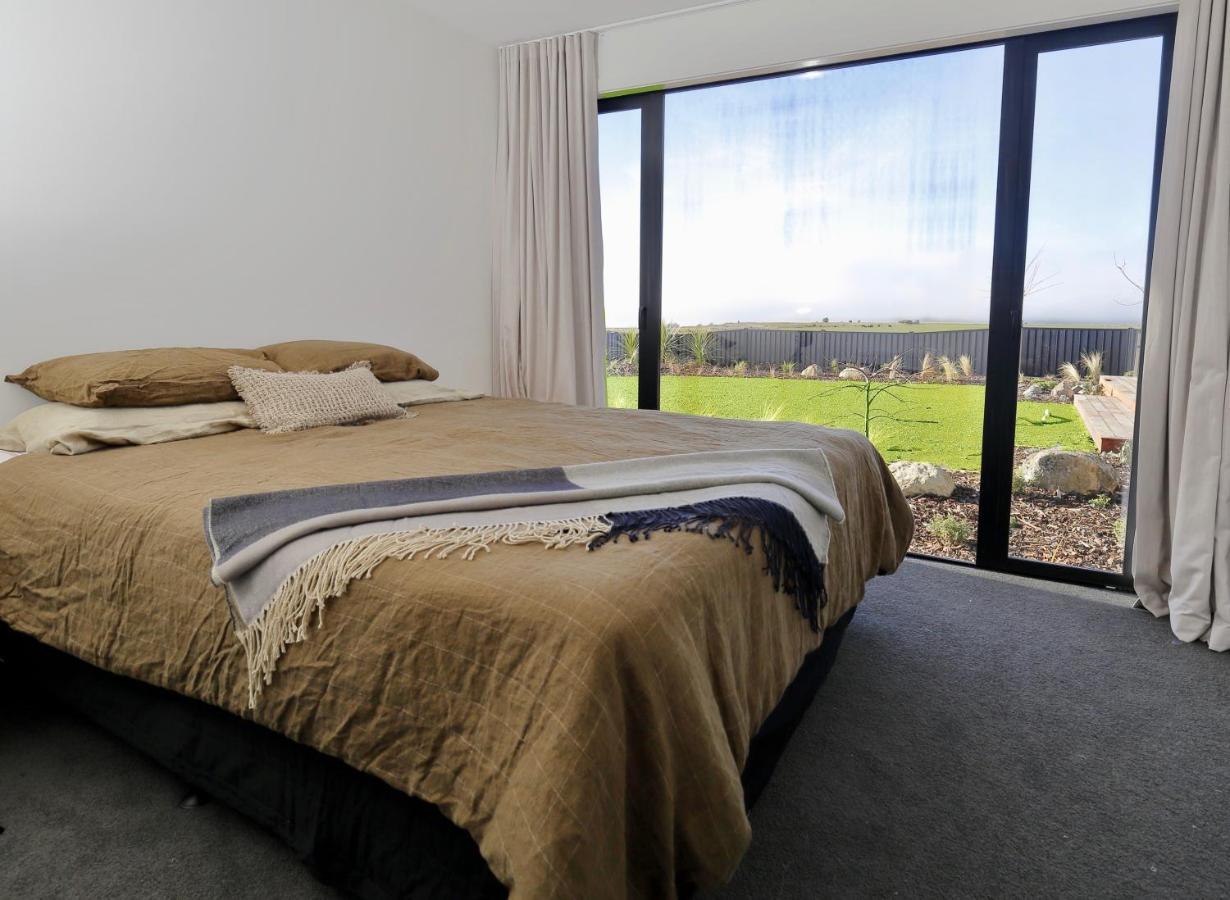 Lake House - Te Anau Holiday Home Exteriör bild