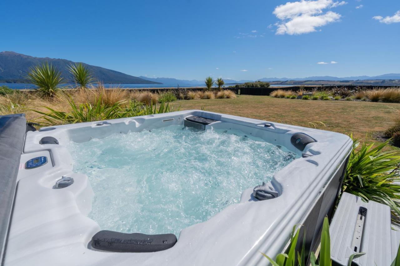 Lake House - Te Anau Holiday Home Exteriör bild